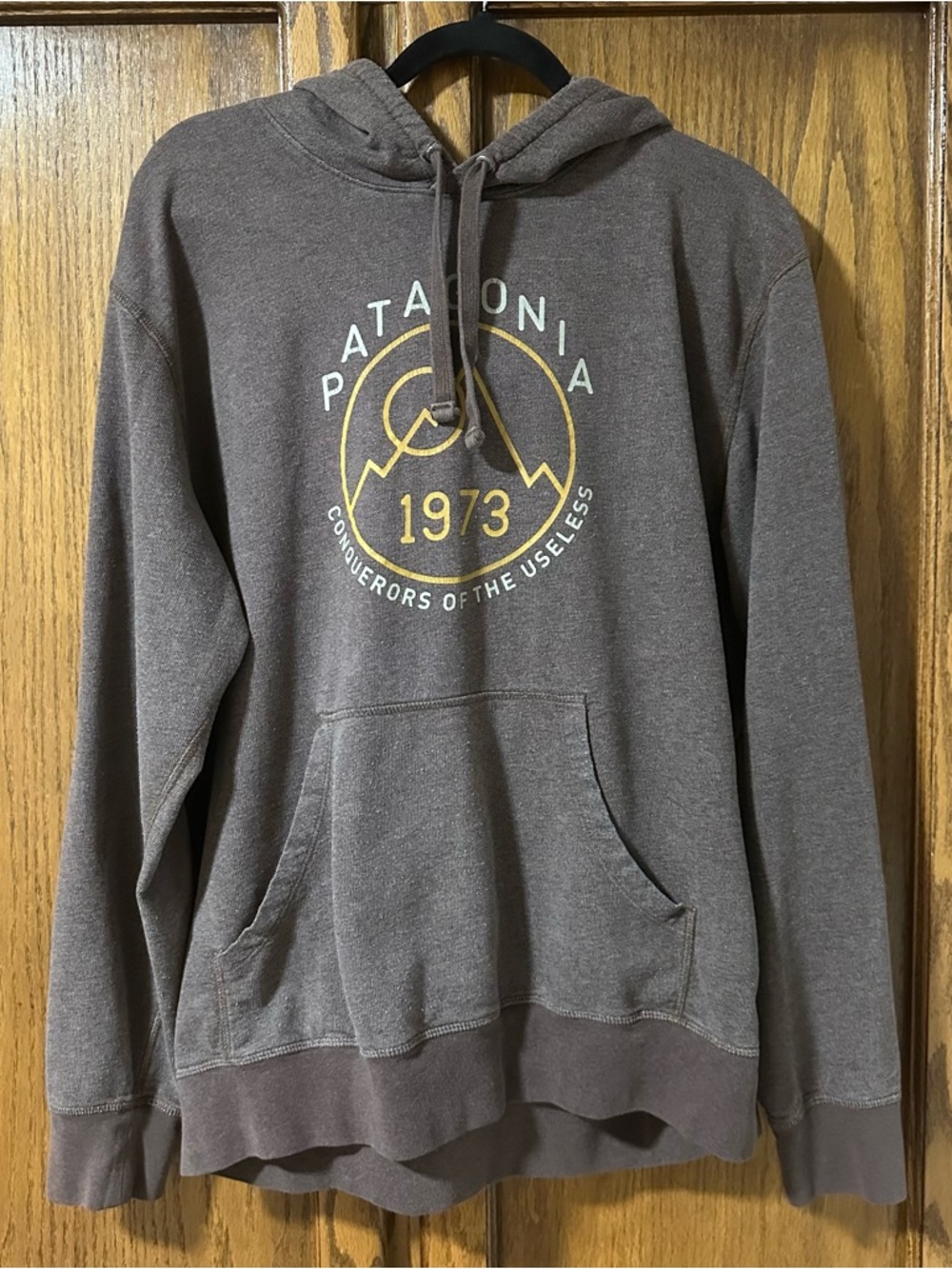 Men’s Patagonia Lightweight Basecamp Hoodie Alpaca Brown Heritage Logo Sz L